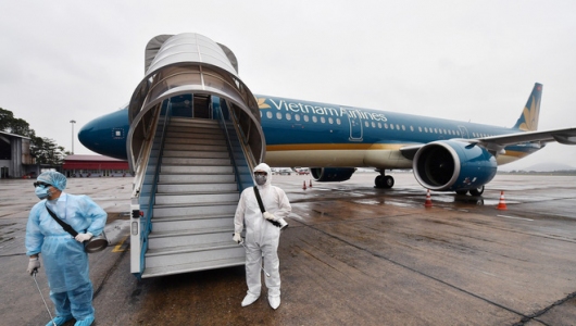 Đã tìm được 5 người trên chuyến bay của Vietnam Airlines có khách Nhật Bản nhiễm Covid-19